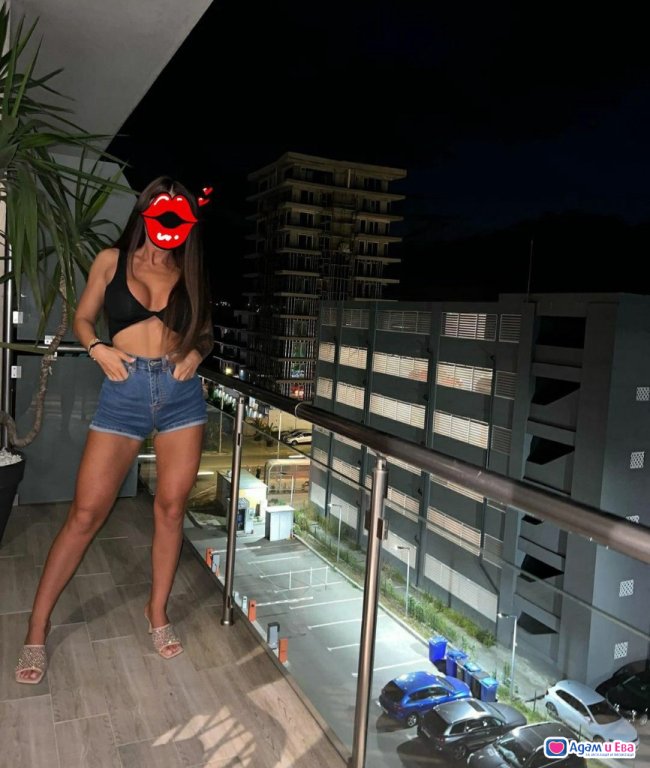 New hot 🥵 girl book by  WhatsApp.