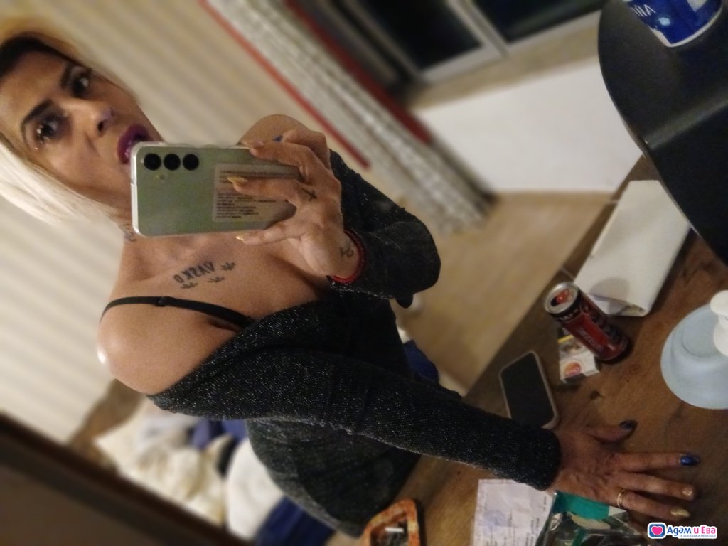 The new blonde is sexy🥰😘