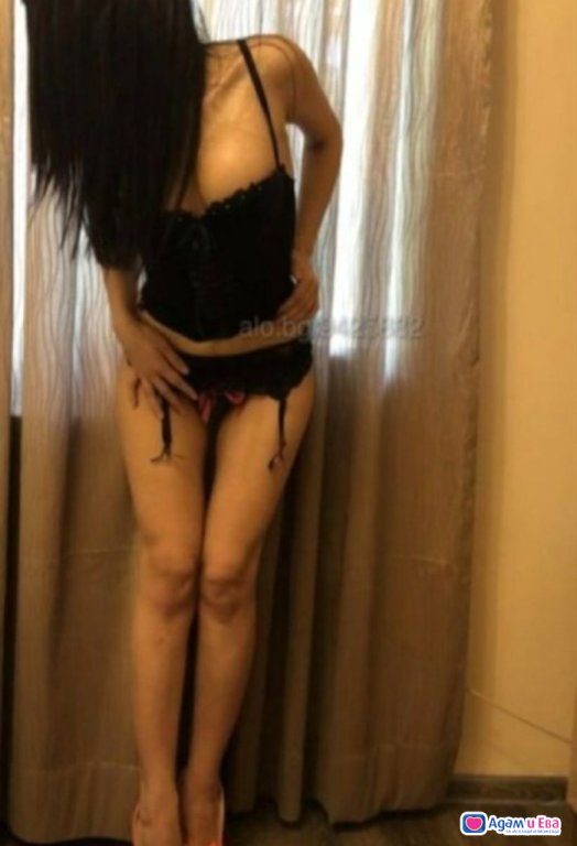 Hello, a sexy girl is waiting for you for a naughty game 😍