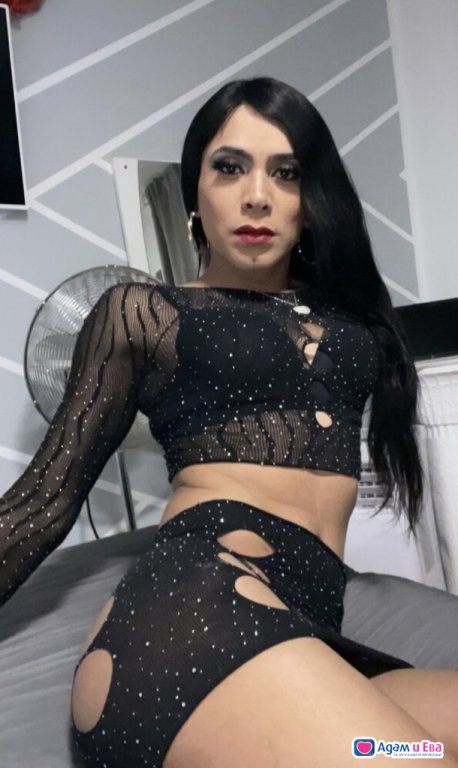 Desi. Come to me and let me taste your hard lips.