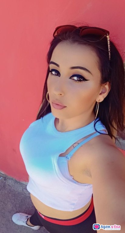 I'm here to fulfill your wishes😉💋