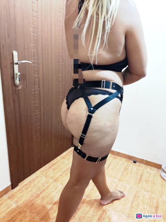 Тук сам за вас за малко