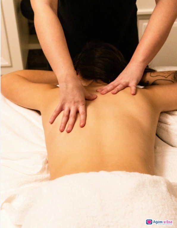 relaxing couples massages