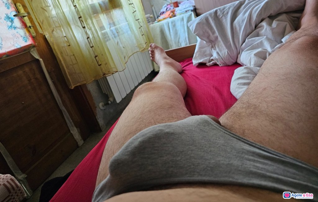 Male, 43 years old, looking for couples