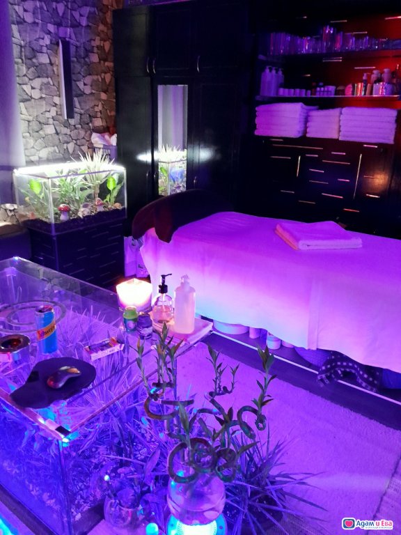 Massage by a masseuse