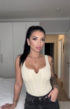     ✨ Elegant and unforgettable