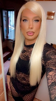 Super active trans in Sofia with 20-cm dick