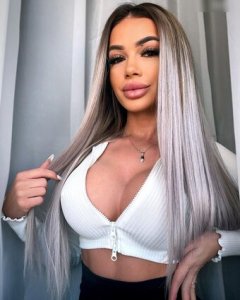 💋 Магнетично привличане и нежно докосване