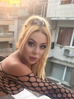 Варна Порно звезда Андреа Кавали