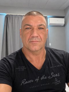 Търся връска с цел взаимни удоволствия с жена 