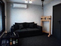 Строг господар търси жена за подчинение, BDSM игри