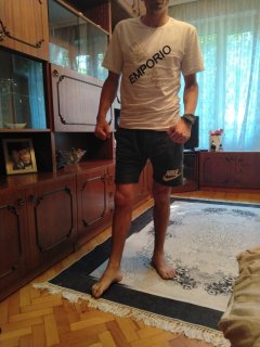 Кура ми е 22 Сан. И чукам до полуда. 