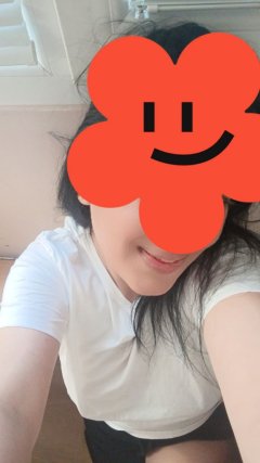 I'm new in town and I'd love to meet you.
