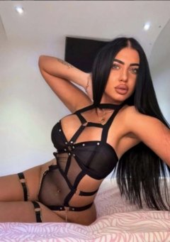 Здравейте казвам се Мелиса