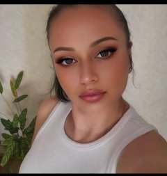 Diana Gurtskayaning yalangoch tanasi fotosurati