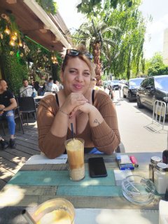 Аз съм твоето момиче,Очаквам ви.