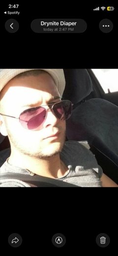 A 23-year-old man offers sex for mutual pleasure 