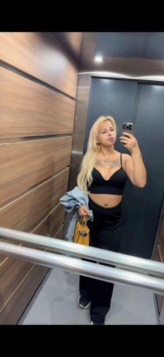 With a tongue piercing🫦❤️I also visit addresses💋