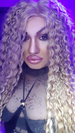 Посока В.Търново-Свищов ! Палавата Блонди — Adamieva.info Посока В.Търново-Свищов ! Палавата Блонди