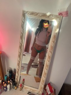 Реални снимки красива мацка 15мин 40€