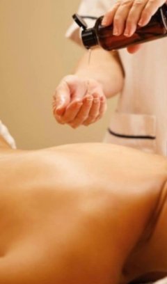     Trans lady offers a relaxing massage in a relaxed atmosphere