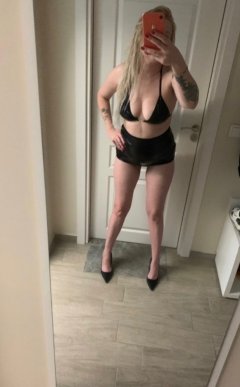 Sexy blonde 