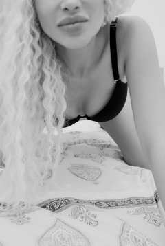 Eroticism, style, unforgettable presence, discretion, luxury!