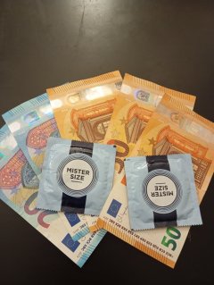 Търся ЖЕНА за секс в студентски град (САМО ЗА ЖЕНИ)
