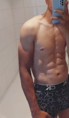 A man is looking for a man for a passionate evening